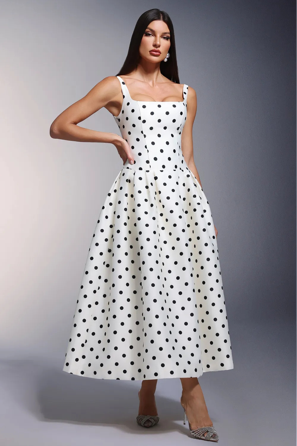 Bella Barnett Zada abito maxi beige pois smanicato