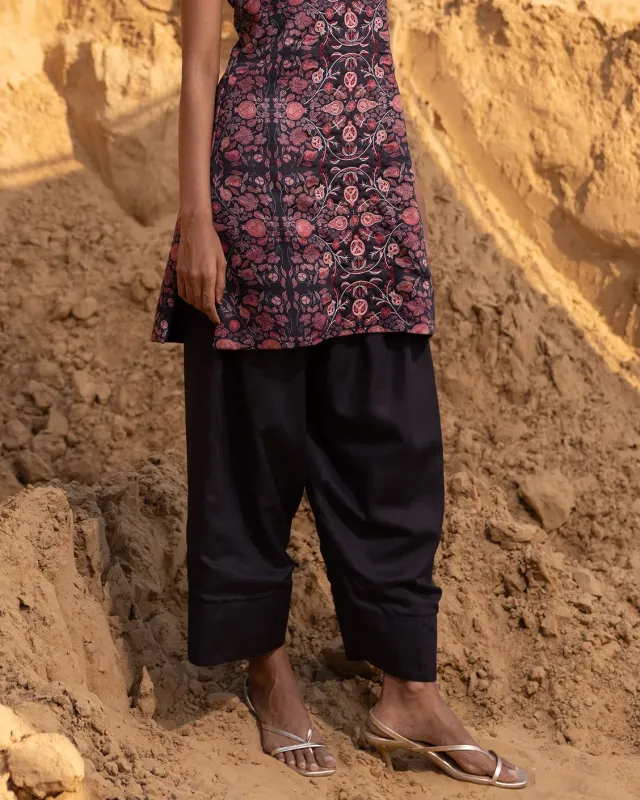 Our Dve Verse pantaloni neri cotone seta