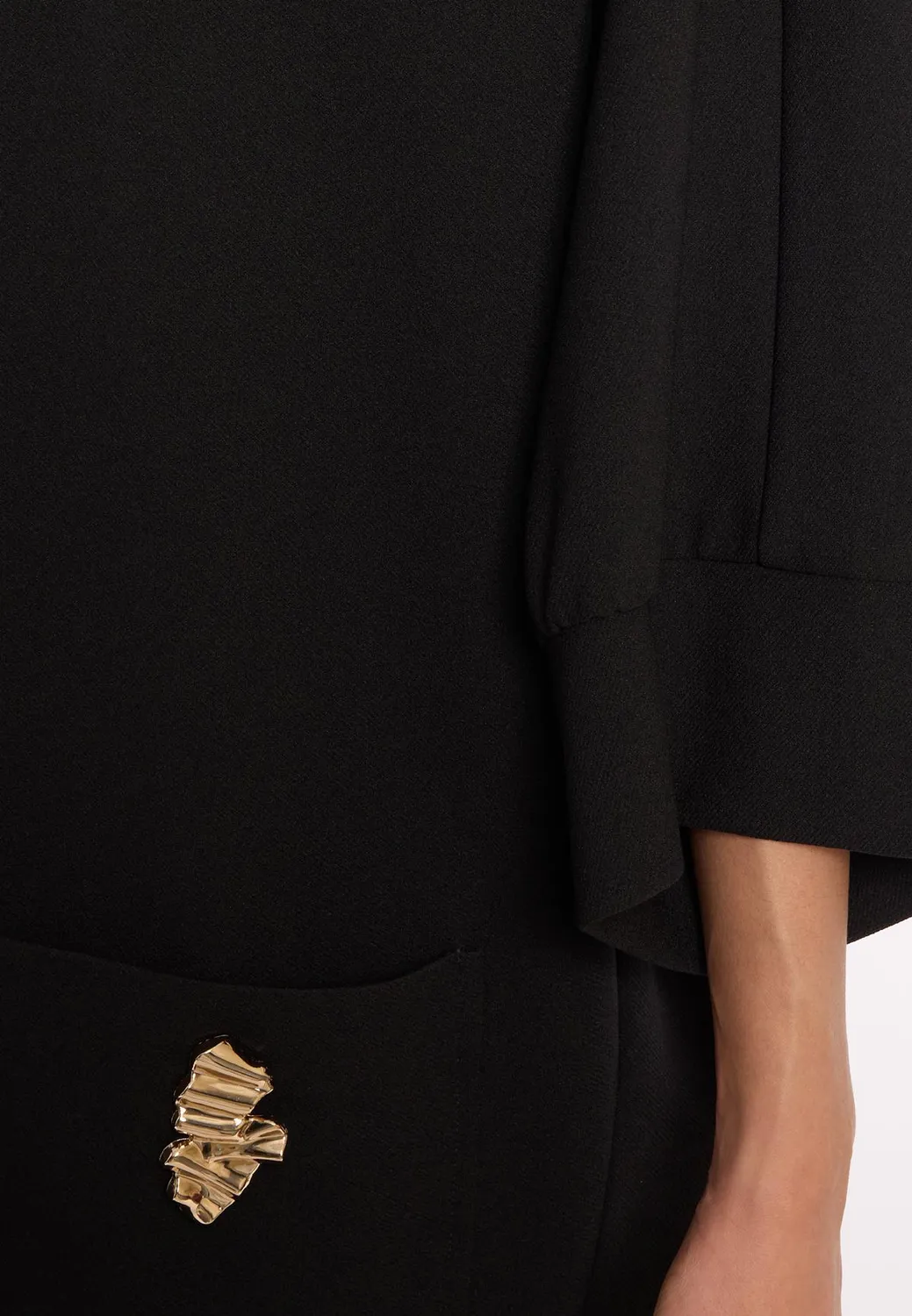 Ana Alcazar Adwa abito oversize nero tasche oro