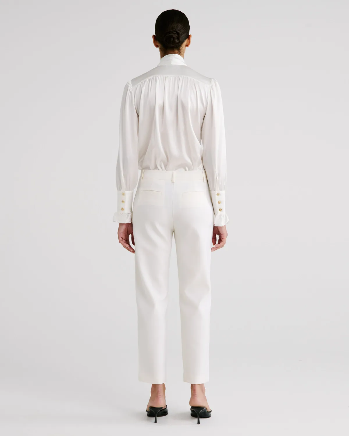 Violante Nessi Scheggi pantaloni avorio satin smoking