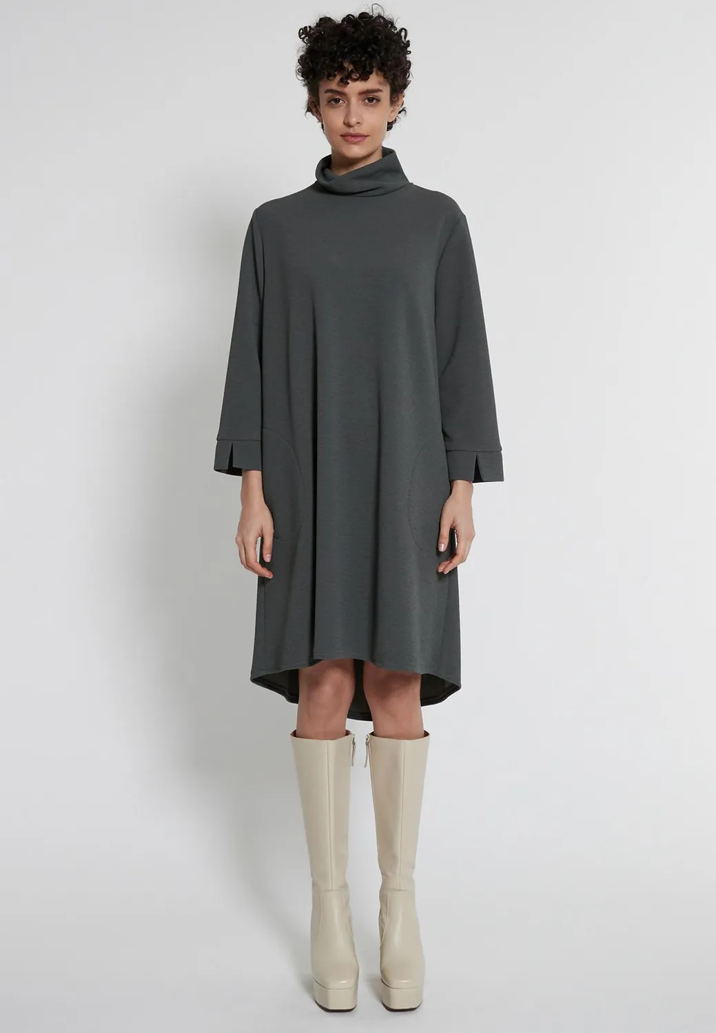Ana Alcazar Morty abito grigio collo alto tasche