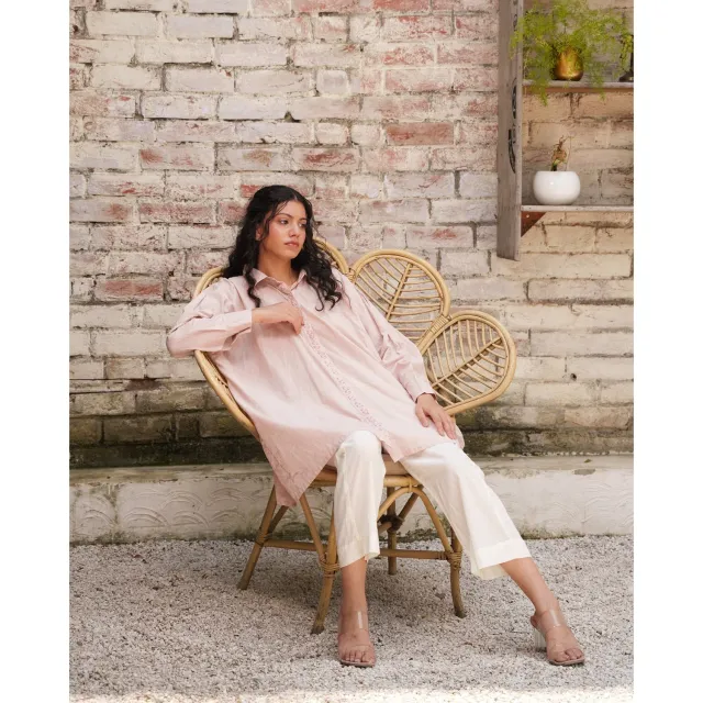 Our Dve Capsule 19 camicia rosa cotone asimmetrica