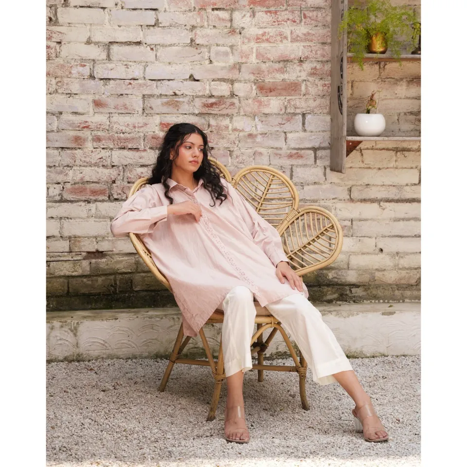 Our Dve Capsule 19 camicia rosa cotone asimmetrica