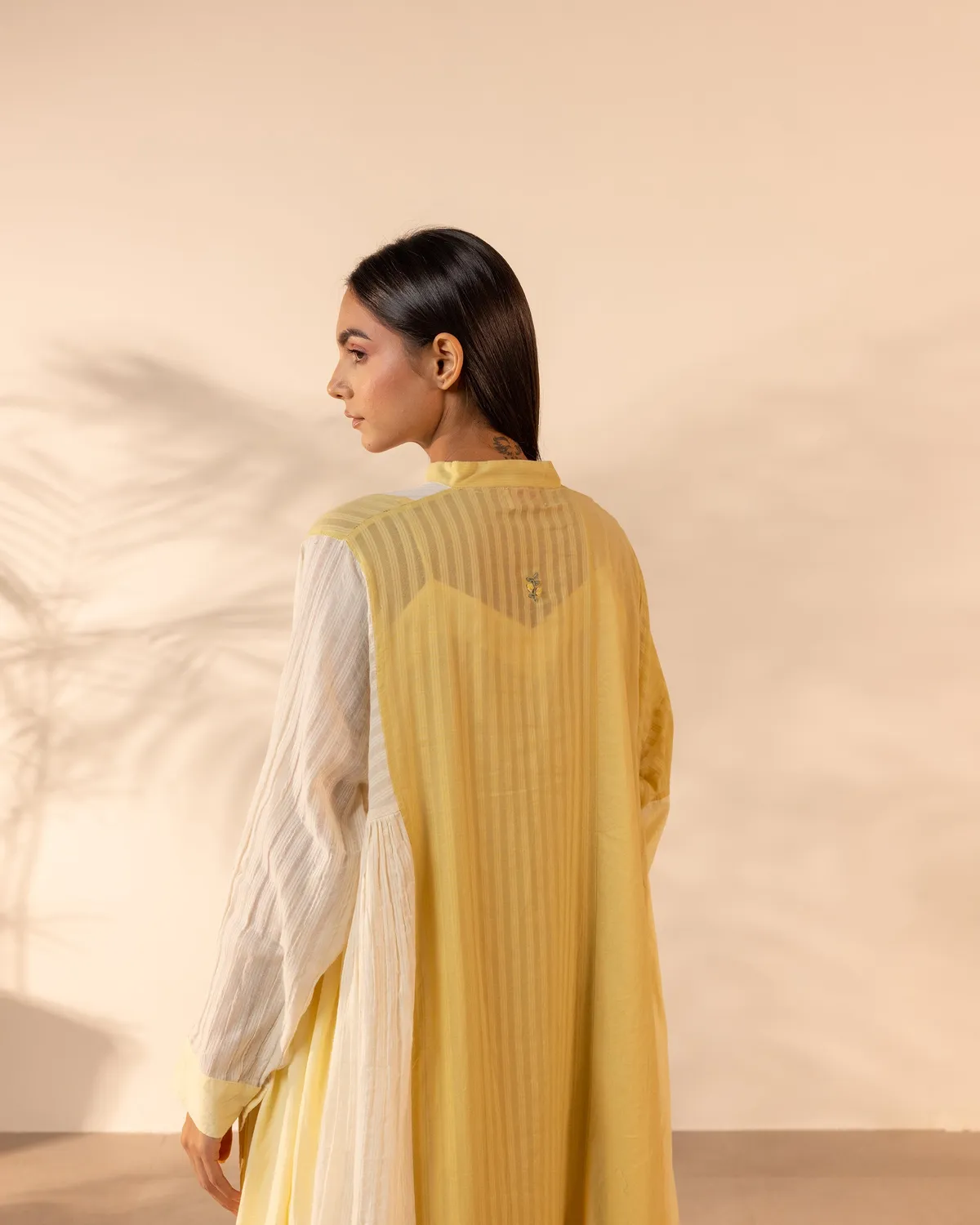 Our Dve Blush Wind abito giallo beige cotone taglia unica