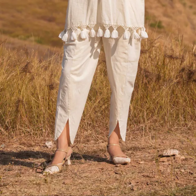 Our Dve Arlo pantalone cotone beige spacco sfuso