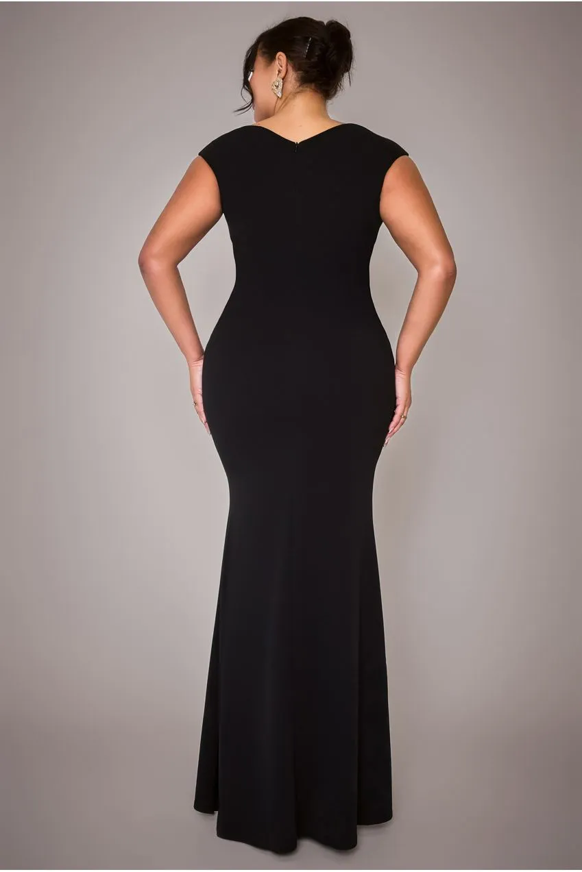 Goddiva Plus Bardot Pleated abito maxi nero spalle scoperte