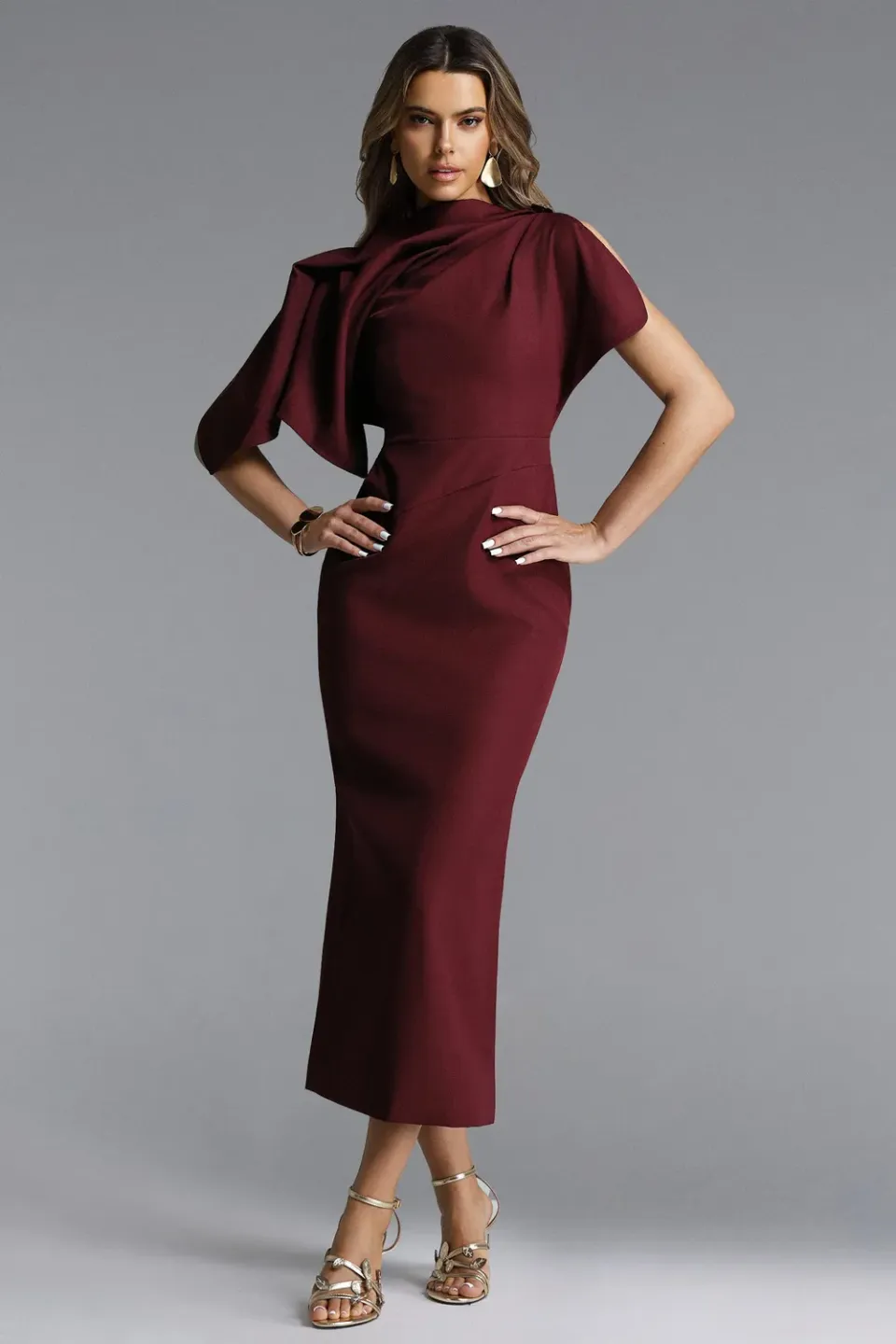 Bella Barnett Ferean abito maxi rosso manica corta