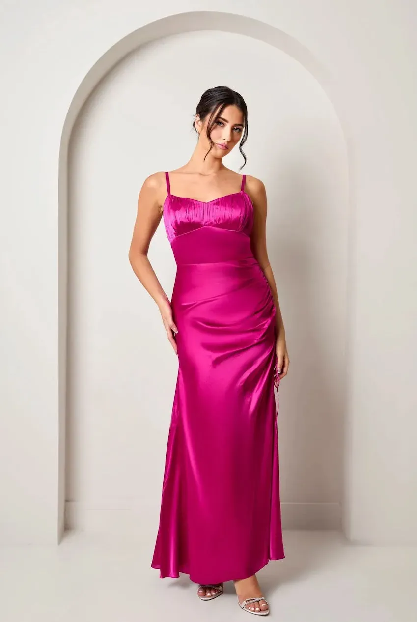 Chi Chi London Ruched Bodice abito maxi raso rosa corpino drappeggiato