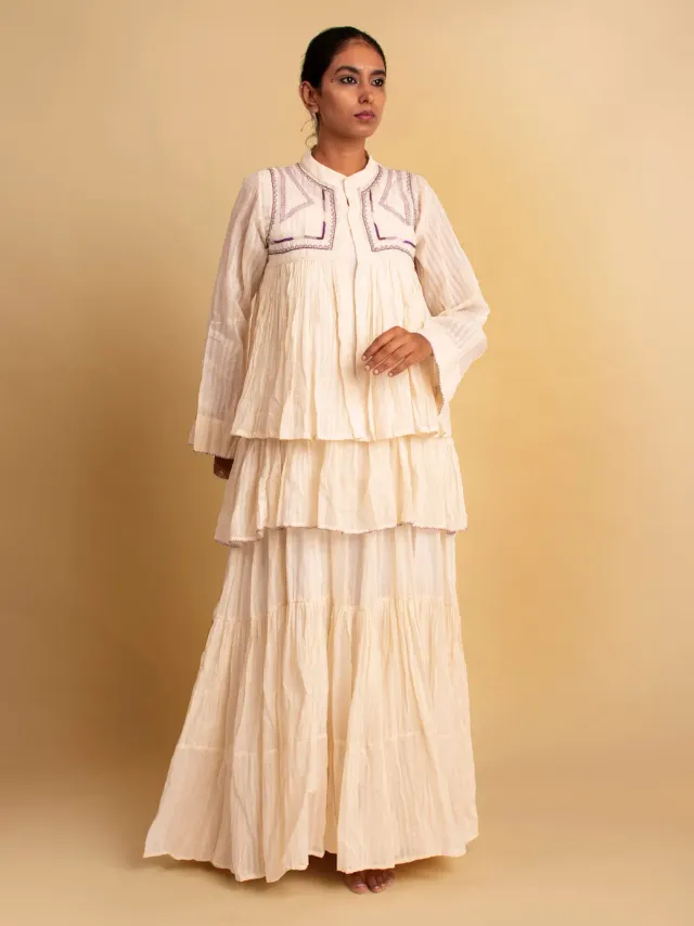 Our Dve Gowda Set completo abito giacca beige