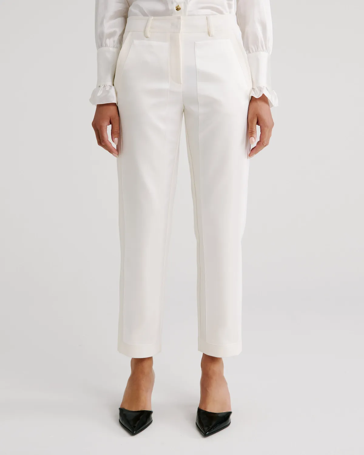 Violante Nessi Scheggi pantaloni avorio satin smoking
