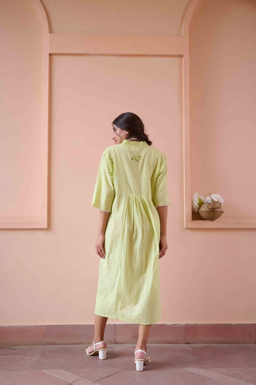 Our Dve Olivia abito verde cotone scollo V