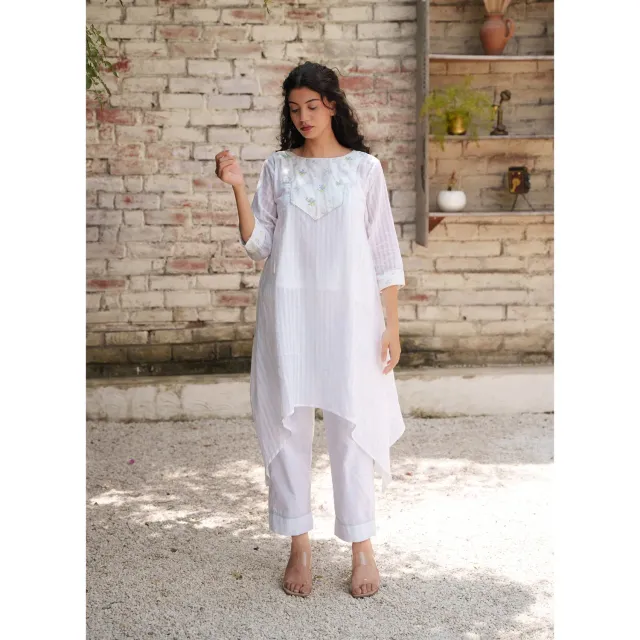 Our Dve Capsule 7 completo bianco top e pantalone cotone