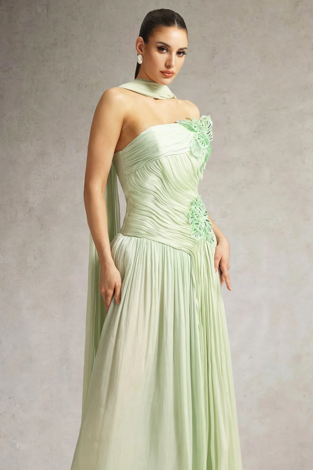 Bella Barnett Mellies abito maxi verde monospalla