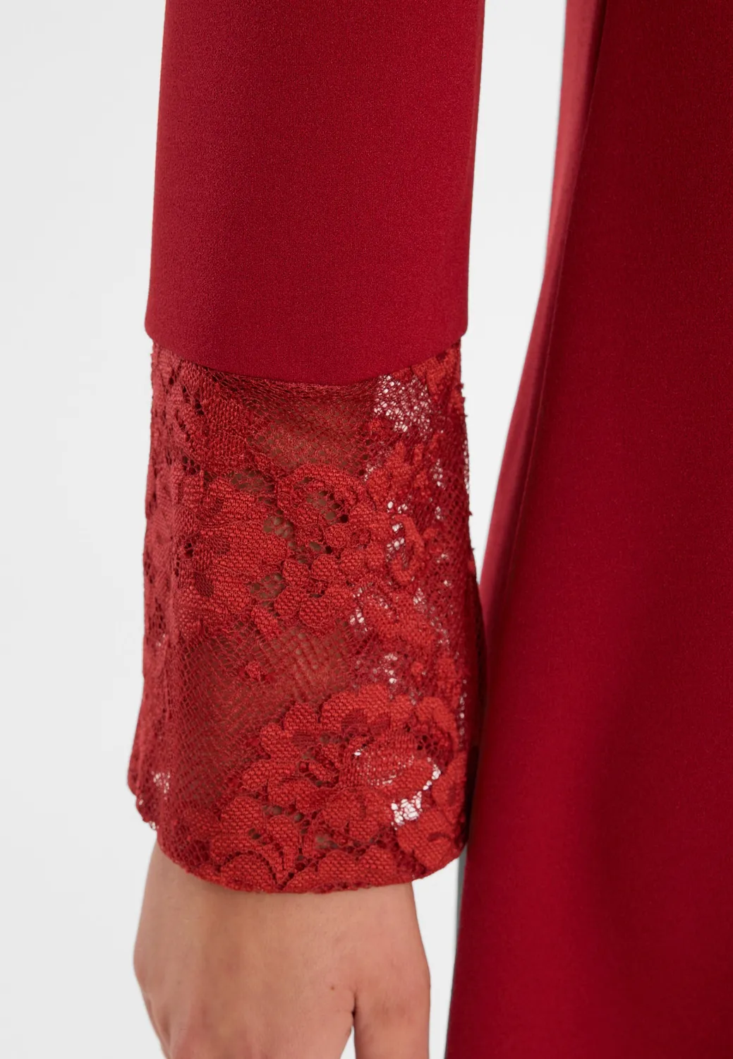 Ana Alcazar Cenea abito corto rosso maniche pizzo