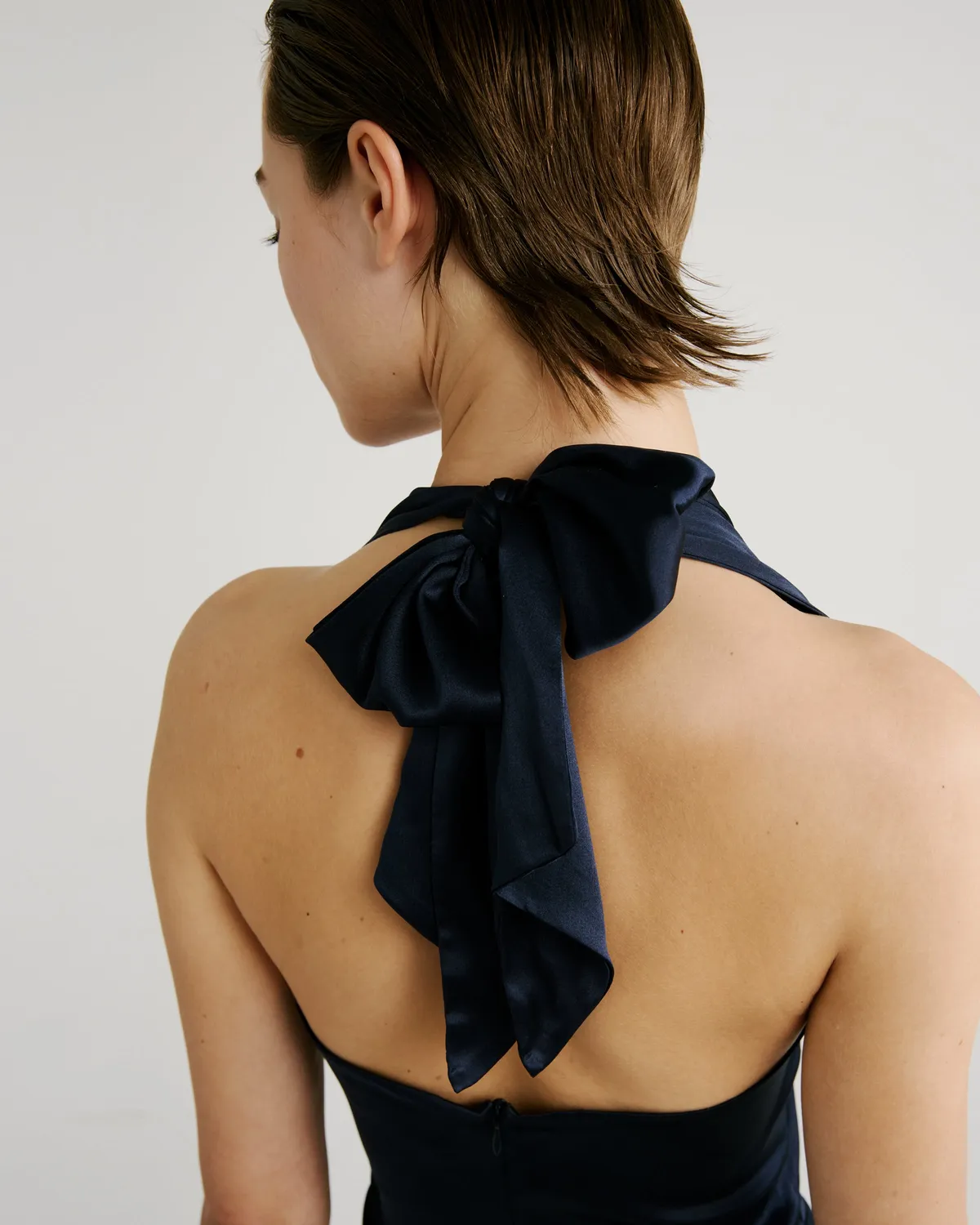 Violante Nessi Anya abito sera blu seta satin crepe