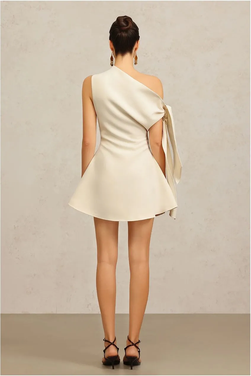 Bella Barnett Retale One Shoulder abito mini bianco monospalla