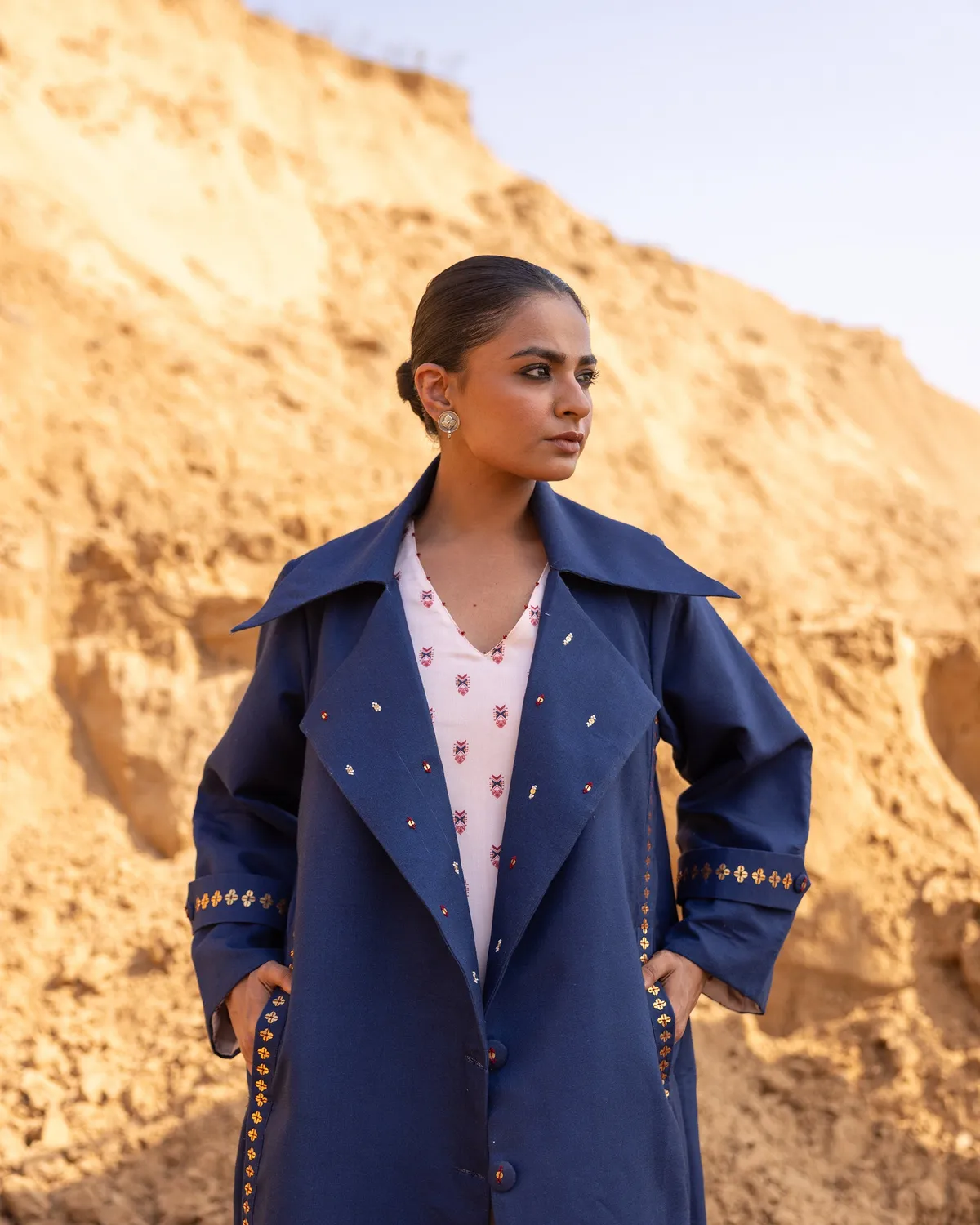 Our Dve Kosha completo abito giacca blu