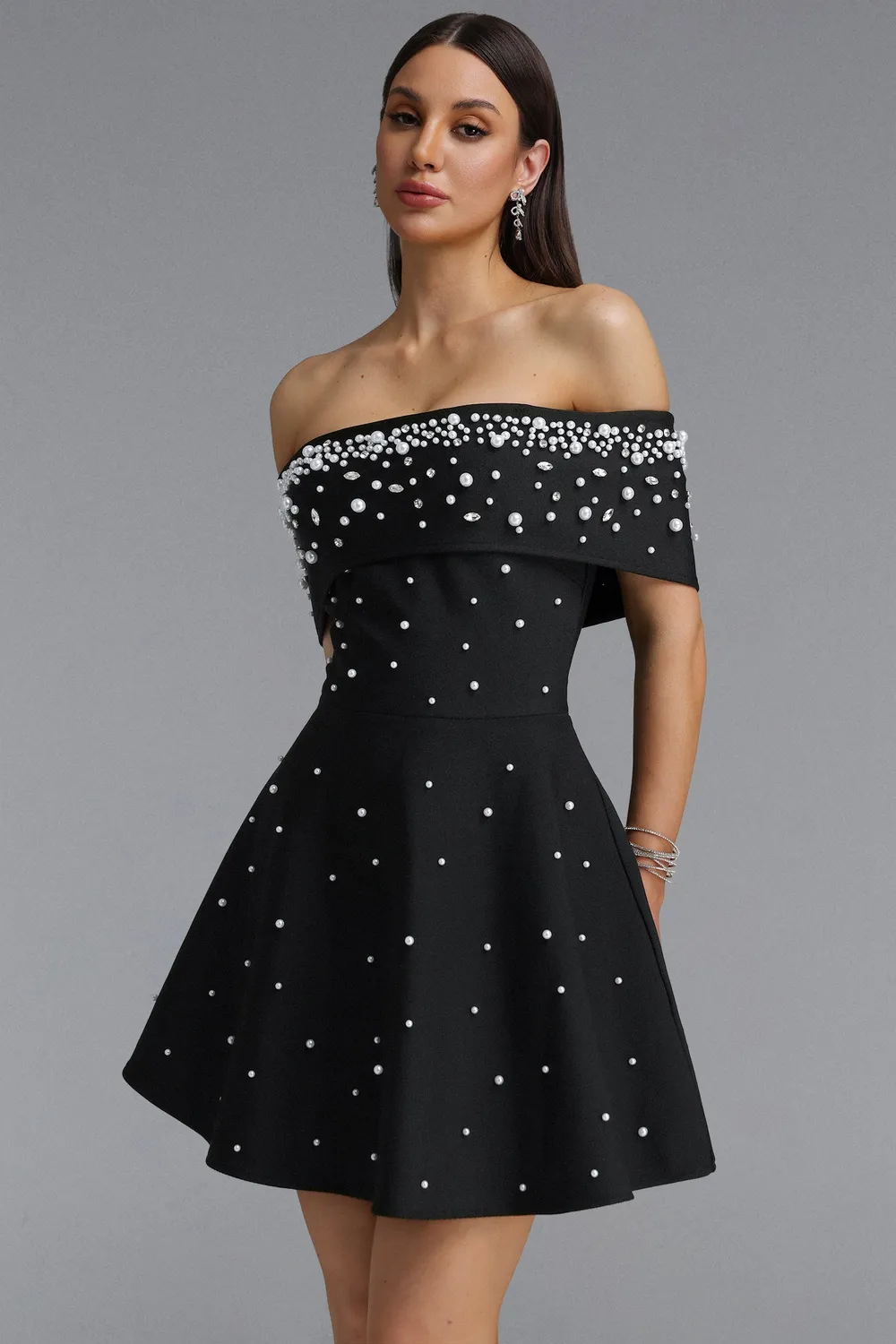 Bella Barnett Kawayi abito mini nero perle elegante