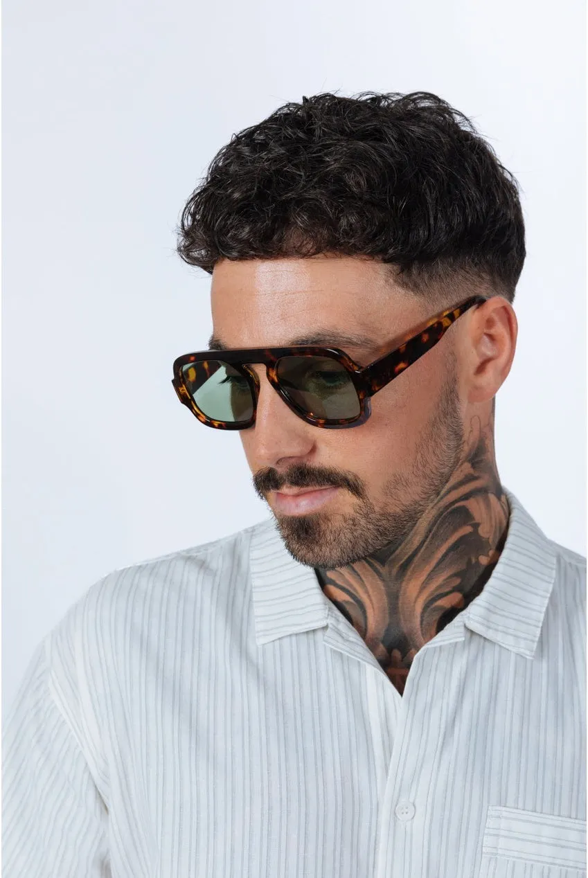 SVNX Retro Navigator occhiali da sole verdi tartarugati
