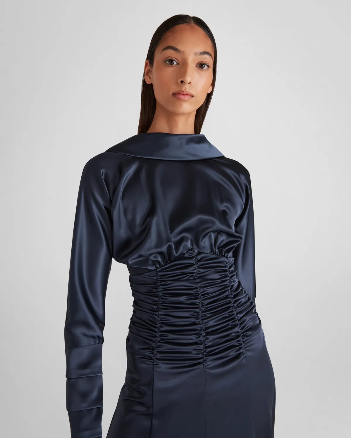 Violante Nessi Edgar abito lungo blu cady schiena nuda
