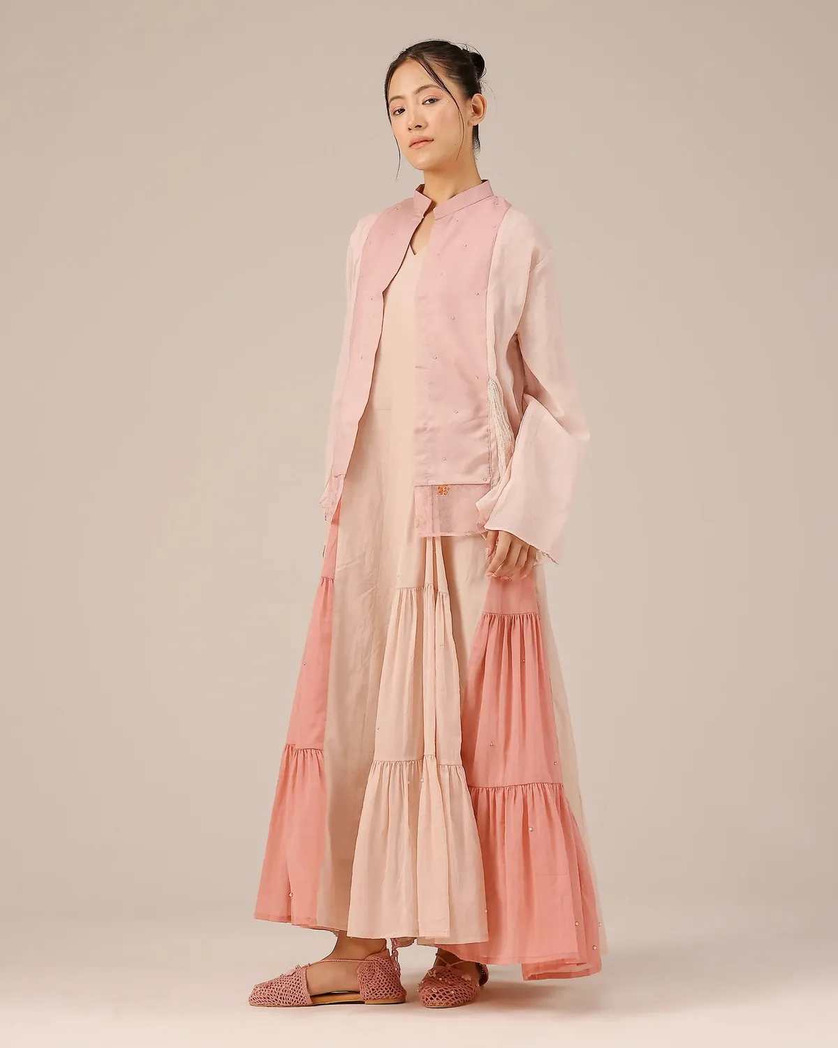 Our Dve Blush Pearl giacca rosa ricamo perle