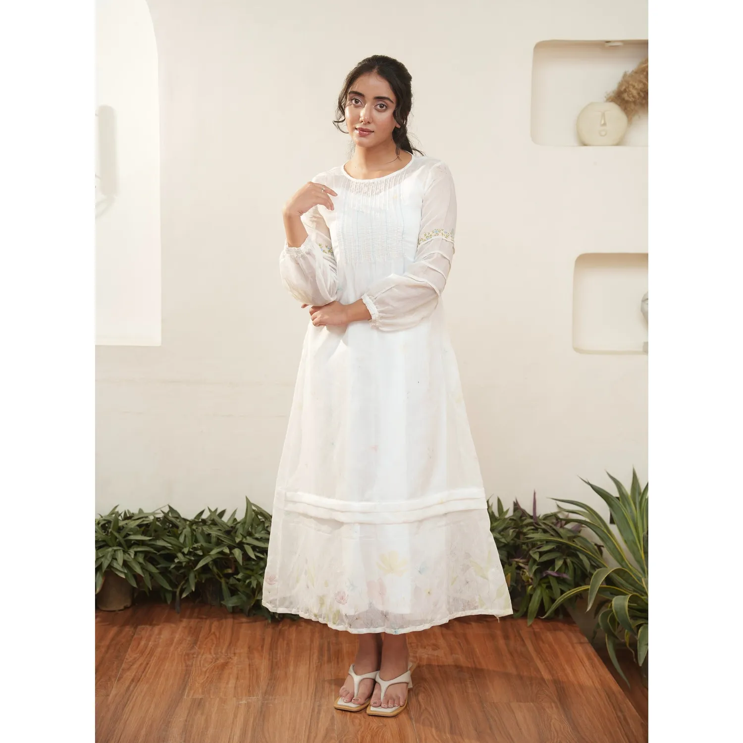 Our Dve Capsule 16 abito midi bianco chanderi