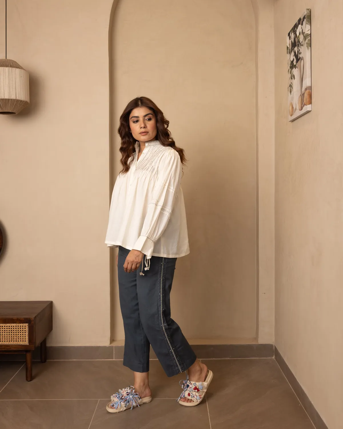 Our Dve Brig completo beige camicia perle cotone