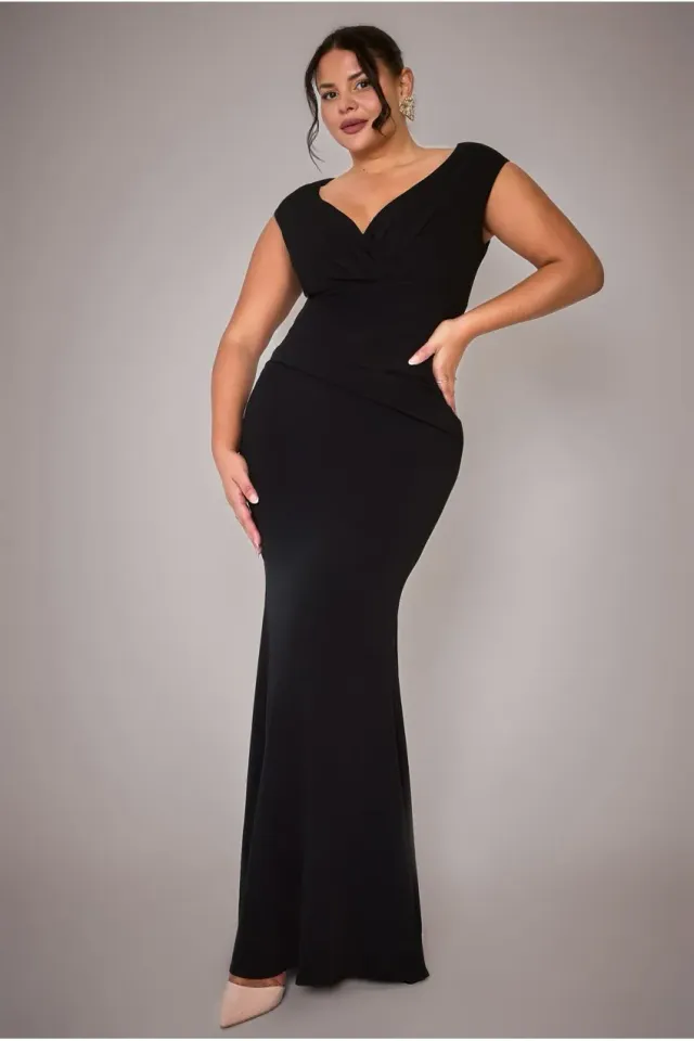 Goddiva Plus Bardot Pleated abito maxi nero spalle scoperte