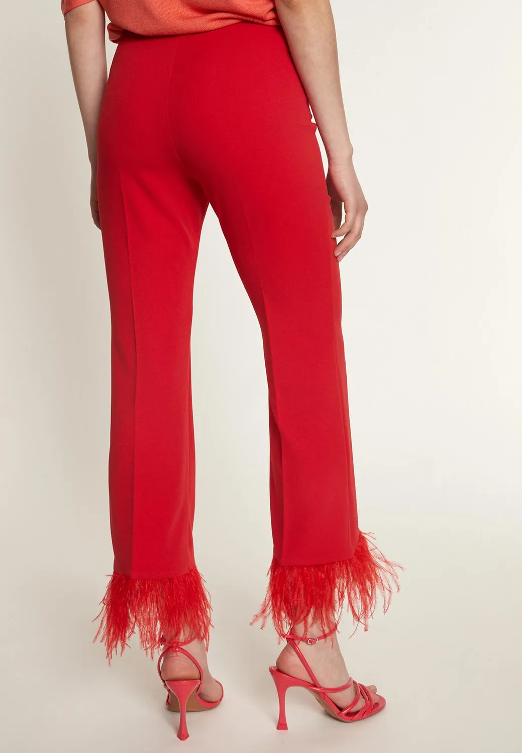 Ana Alcazar Okina pantaloni cropped rossi con piume