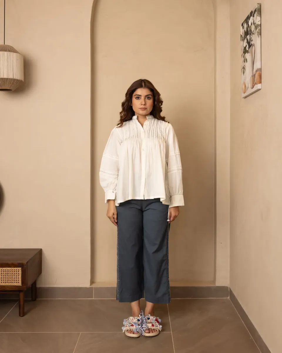Our Dve Brig completo beige camicia perle cotone