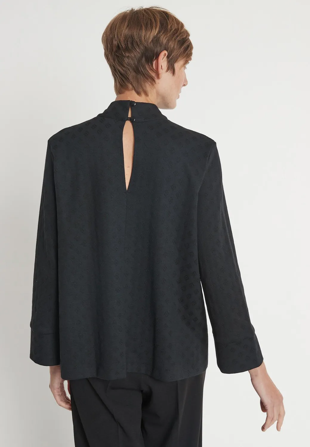 Ana Alcazar Hemma camicia nera quadri collo alto