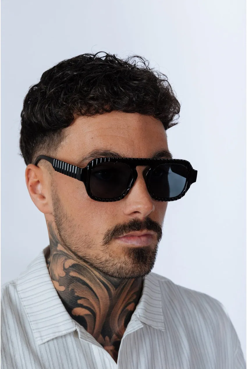 SVNX Navigator SG2500202 occhiali da sole nero UV400