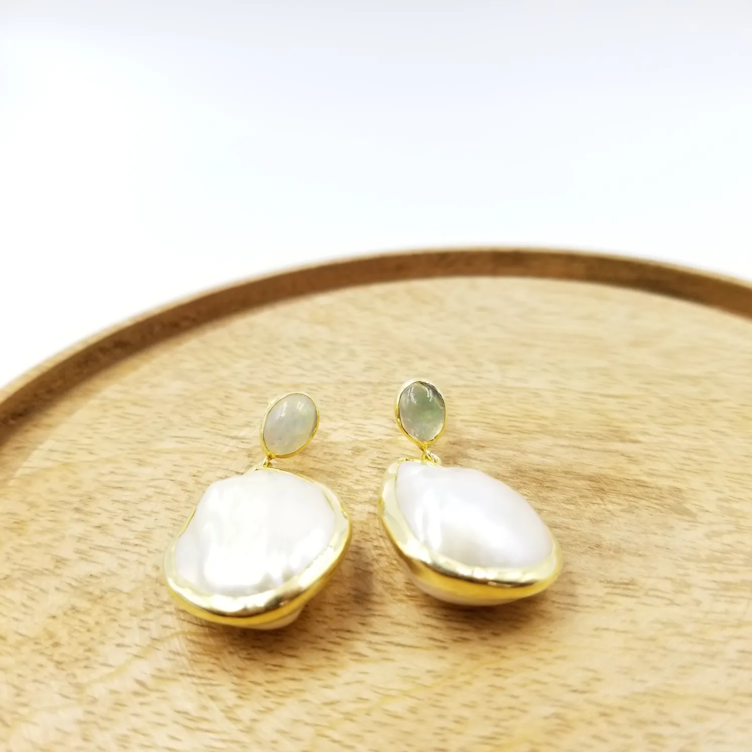 Our Dve Pearl Drop orecchini perla argento dorato