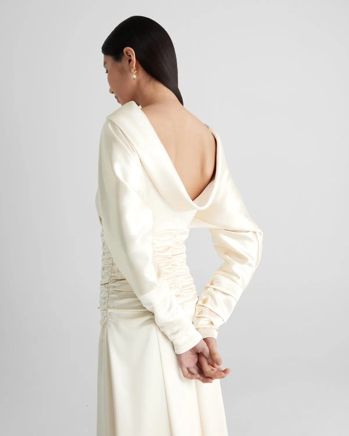 Violante Nessi Edgar abito avorio satin schiena nuda