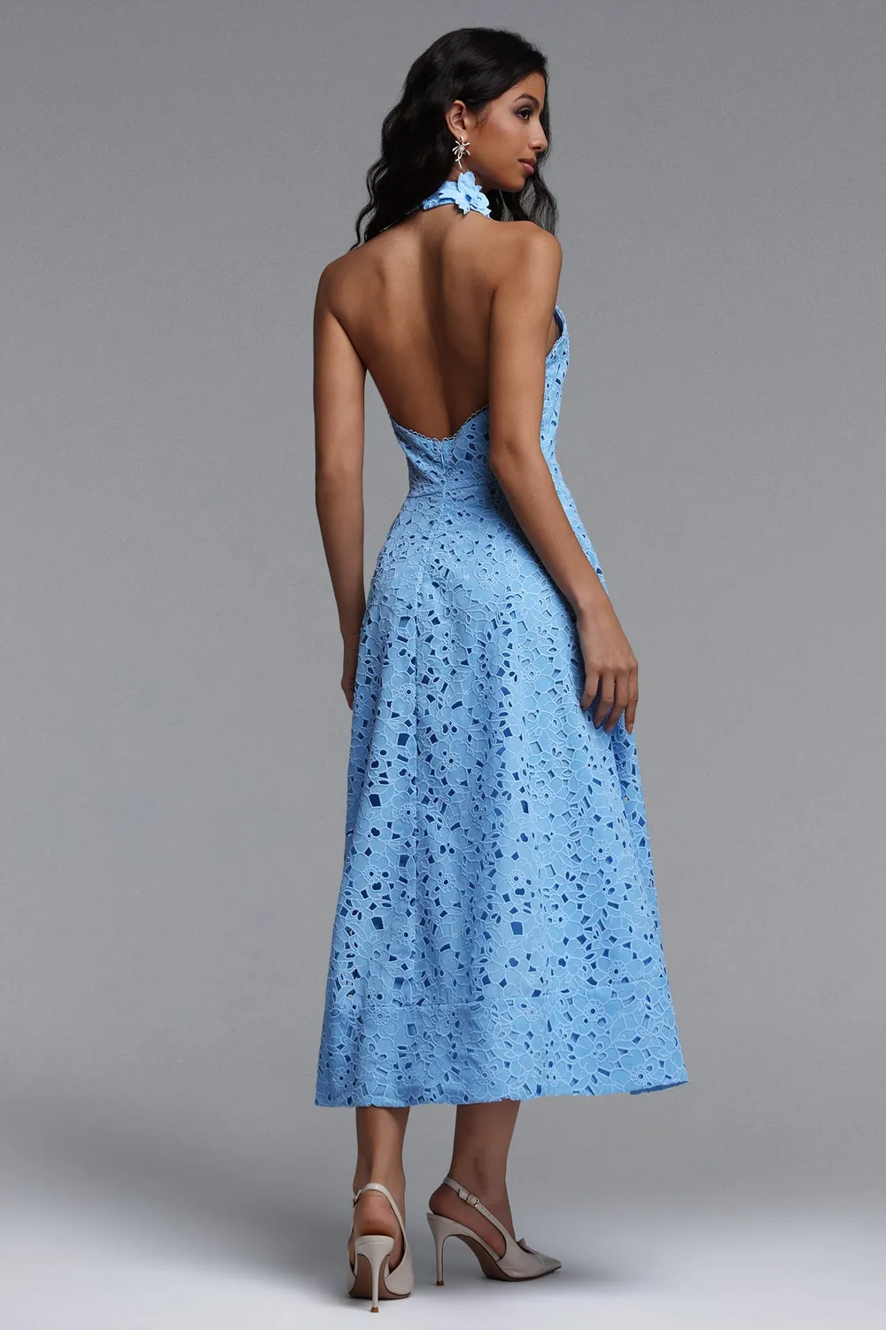 Bella Barnett Nuvola abito midi blu scollo halter