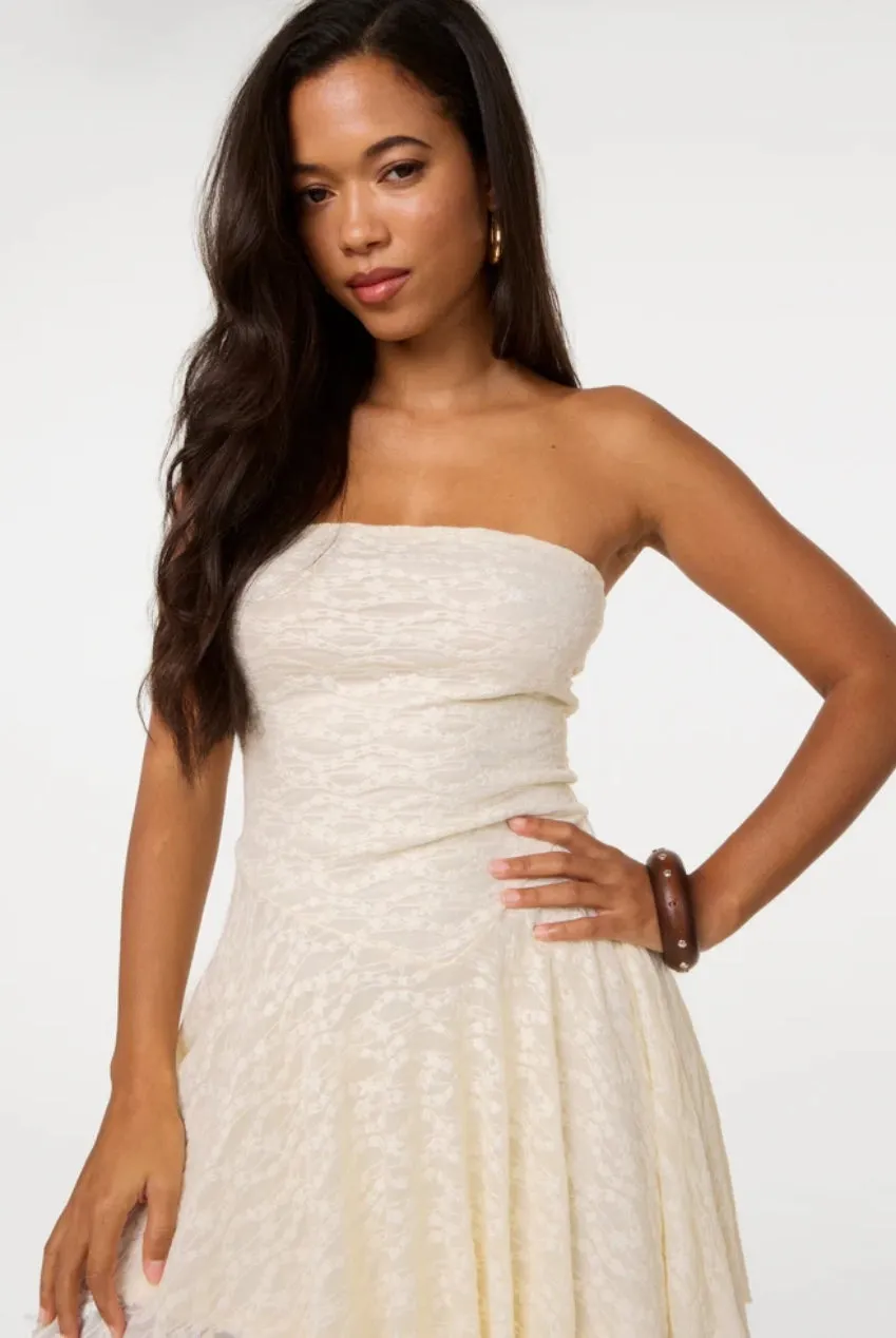 Pink Vanilla Lace Mini abito pizzo crema asimmetrico