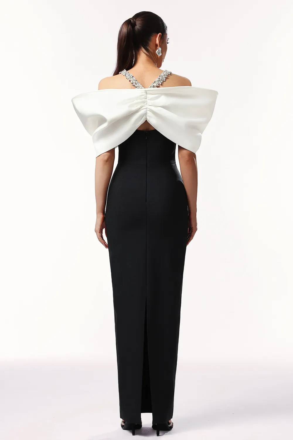Bella Barnett Lucifa abito maxi nero crema halter