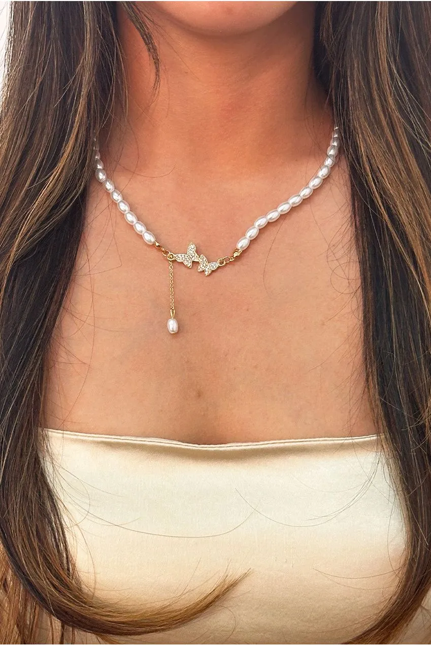 SVNX Pearl Chain collana perle bianche farfalla 43 cm