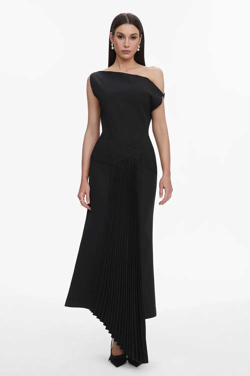Bella Barnett Juny abito midi nero monospalla pieghe