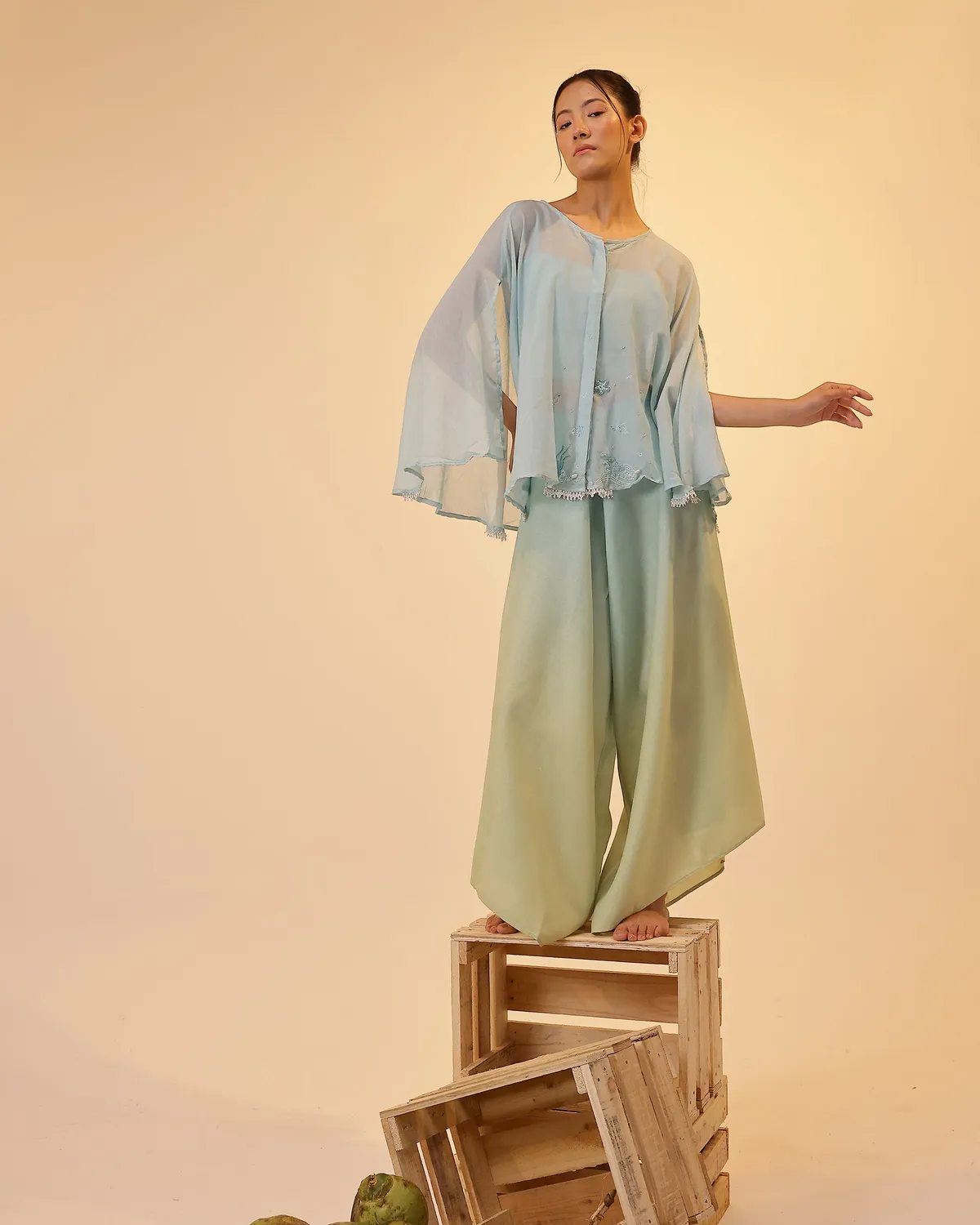 Our Dve Golden Dune coordinato top palazzo blu lino