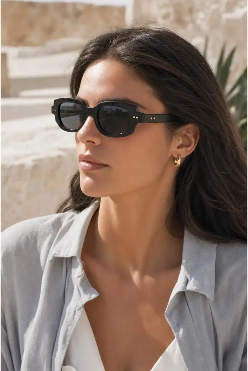 SVNX SG2603102 occhiali da sole nero squadrati UV400