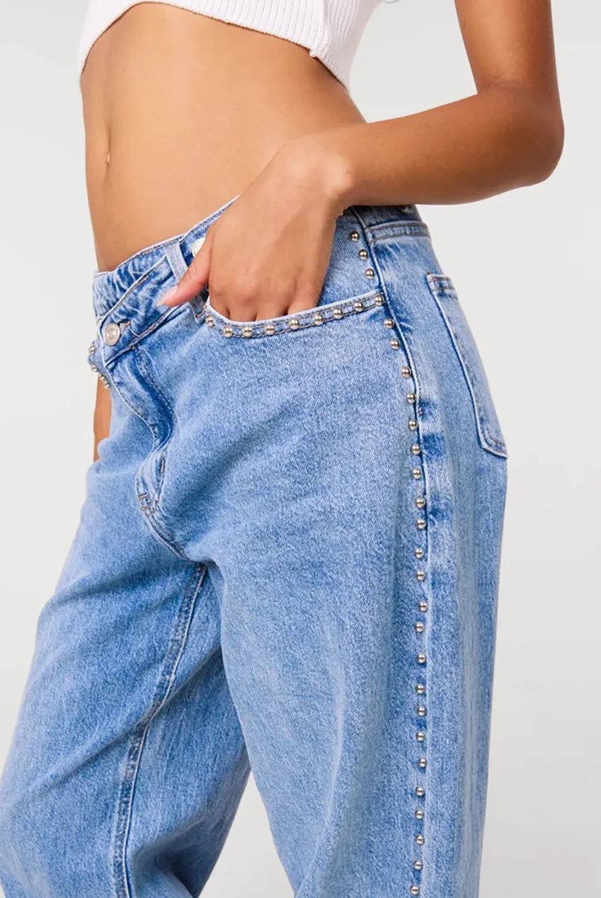 Pink Vanilla Stud Detail Wide Leg jeans con borchie light denim