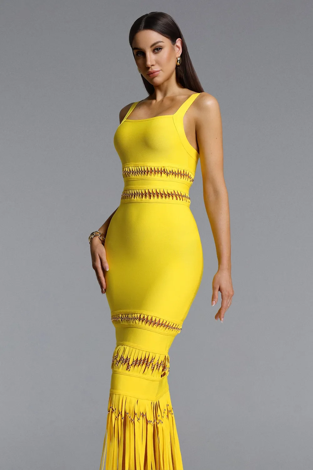 Bella Barnett Shanley Chic Contour Sleeveless Beaded Fringe Bandage Maxi abito giallo