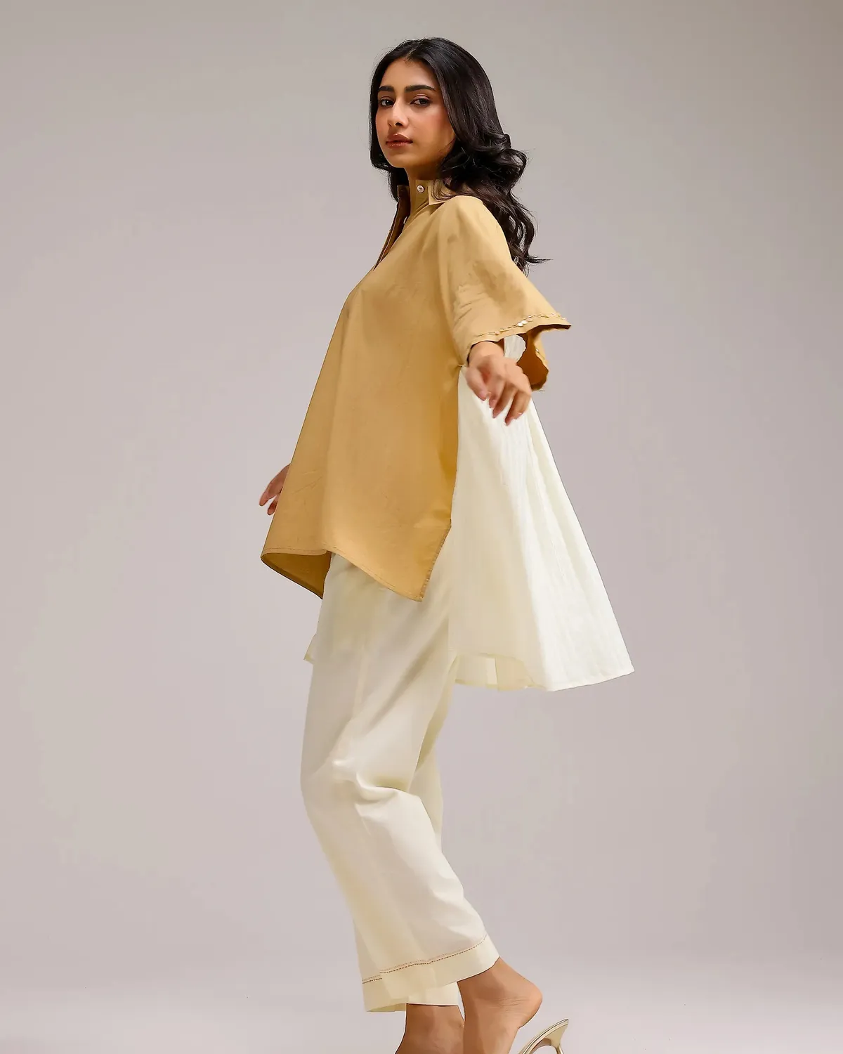 Our Dve Dune Flow camicia beige a righe