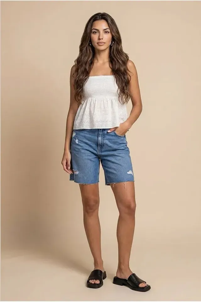Urban Bliss Shirred Broderie Top crop crema sangallo
