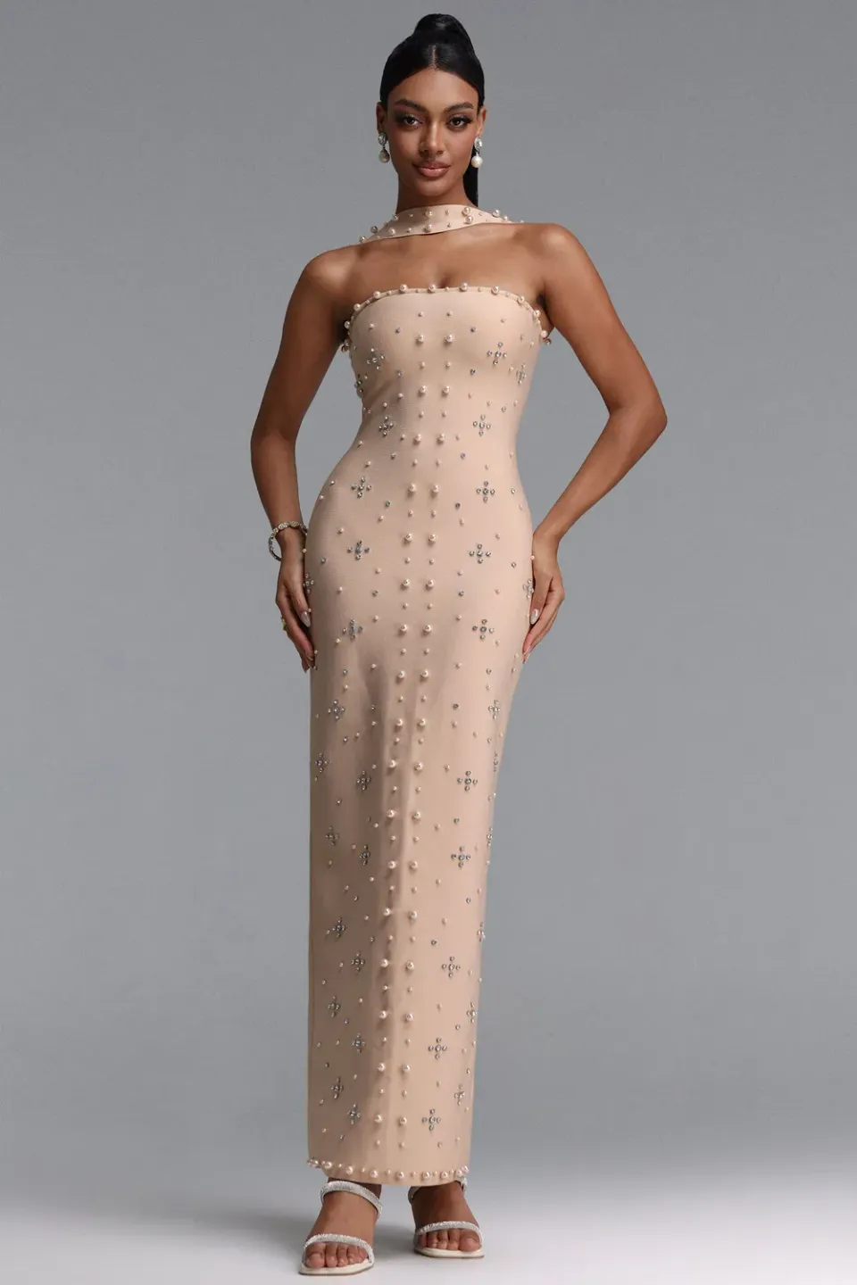 Bella Barnett Nesya abito nude maxi perle