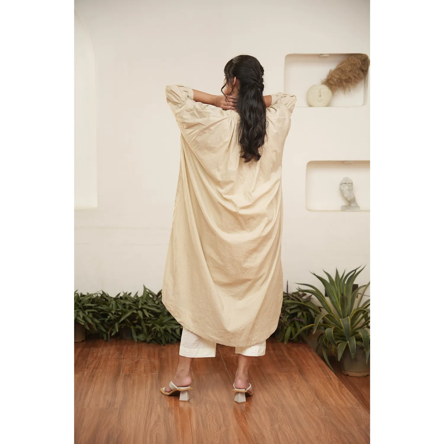 Our Dve Capsule 15 completo avorio ricamo floreale