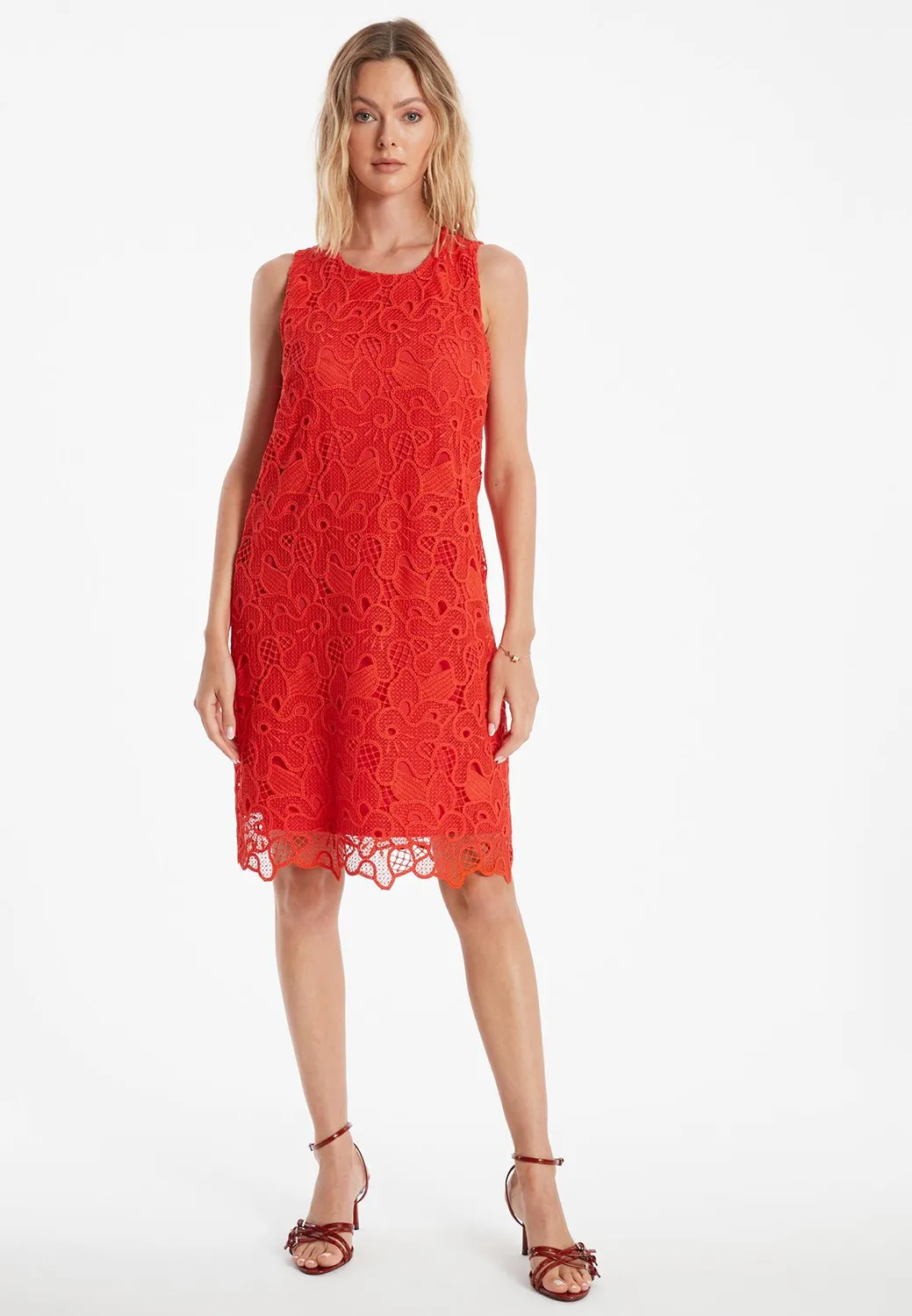 Ana Alcazar Zafina abito pizzo rosso linea A