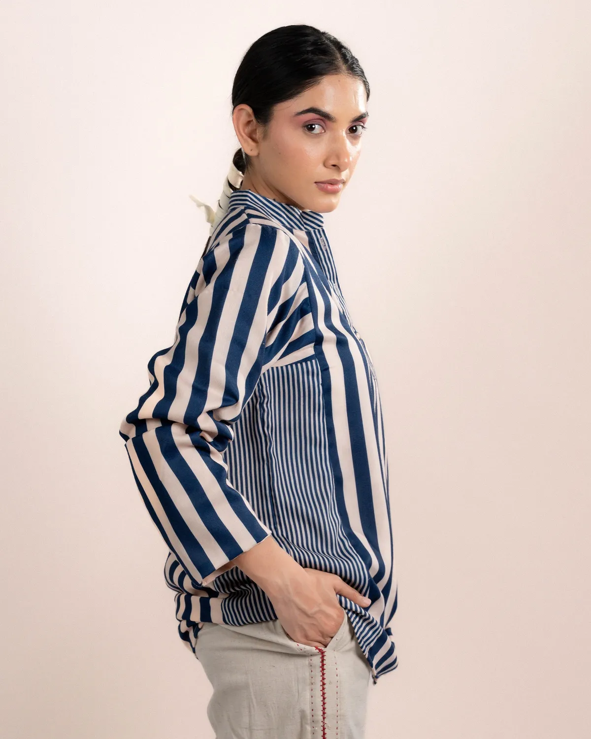 Our Dve Zuri camicia blu righe spesse modal 29 pollici