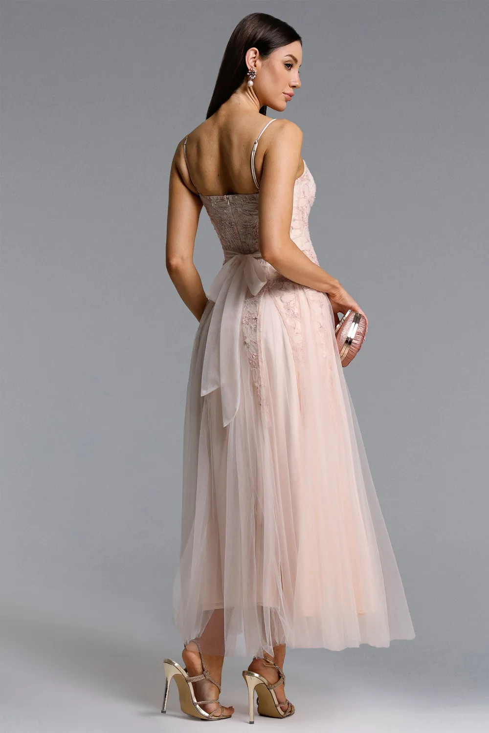 Bella Barnett Kamo abito maxi beige tulle floreale